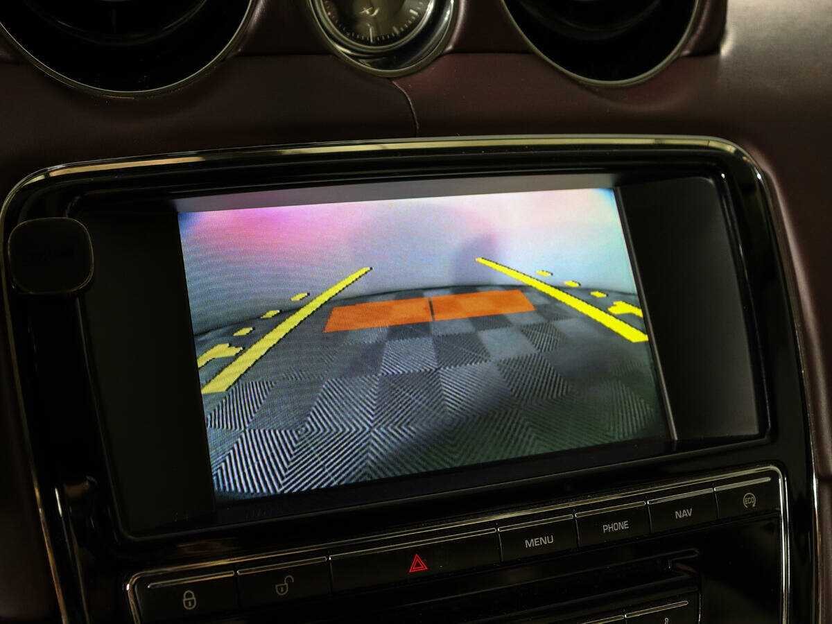 Купить Jaguar XJ с пробегом. Фото: #13