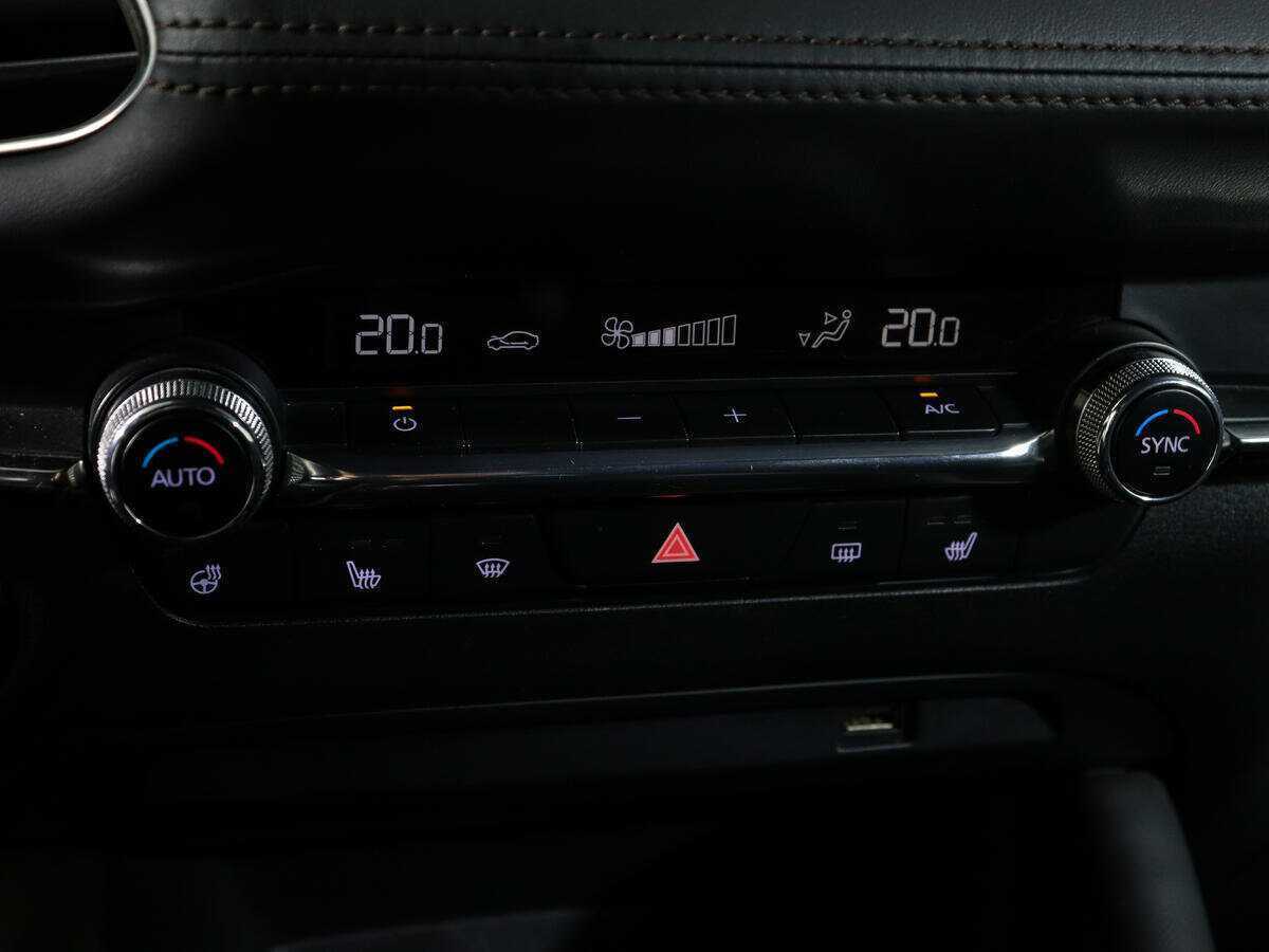 Купить Mazda 3 с пробегом. Фото: #22