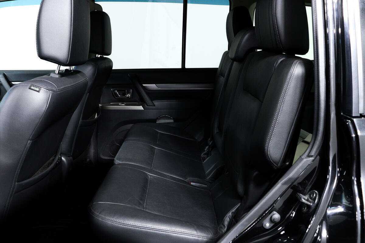 Купить Mitsubishi Pajero с пробегом. Фото: #11
