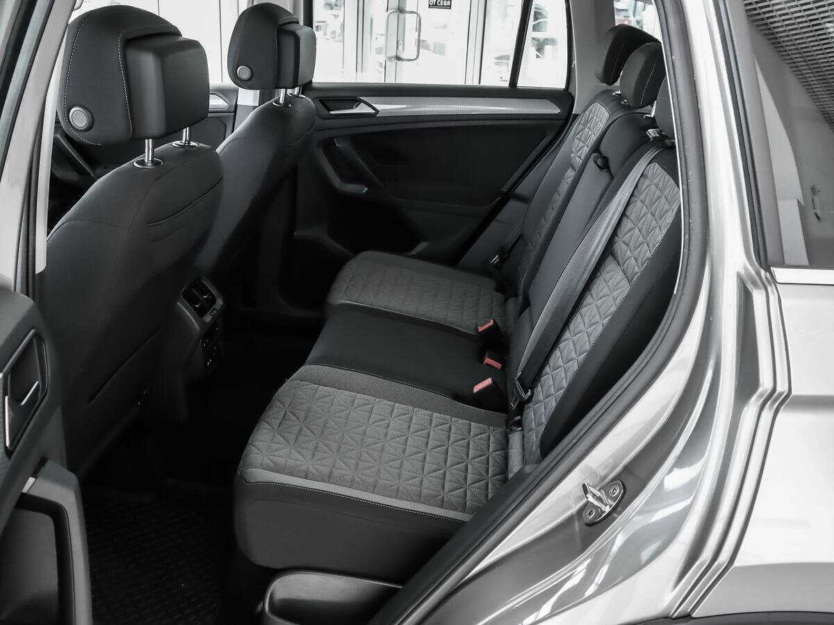 Купить Volkswagen Tiguan с пробегом. Фото: #9