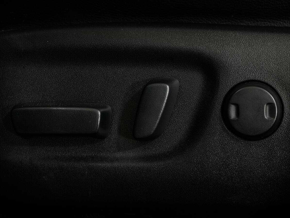 Купить Toyota RAV4 с пробегом. Фото: #15