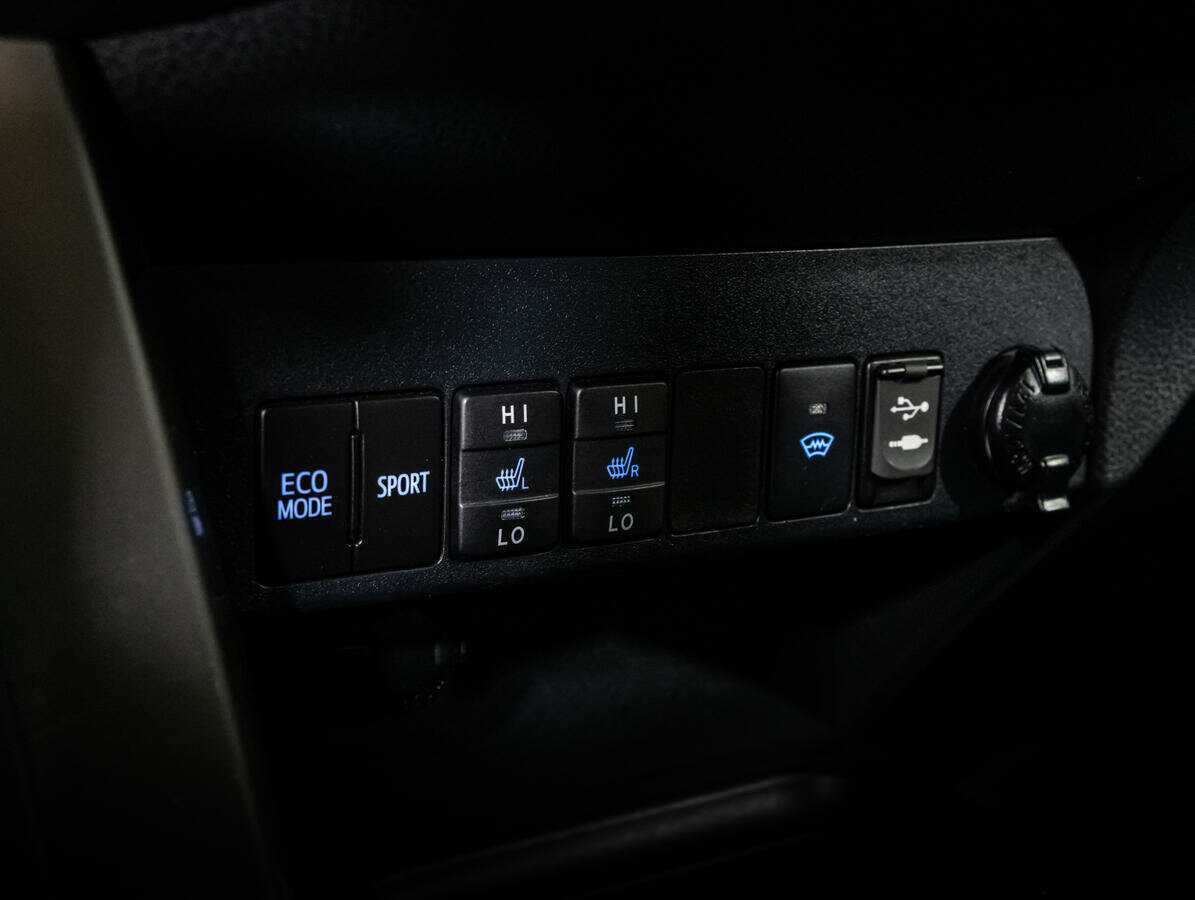 Купить Toyota RAV4 с пробегом. Фото: #19