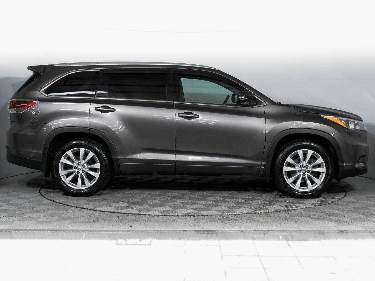 Купить Toyota Highlander с пробегом. Фото: #3