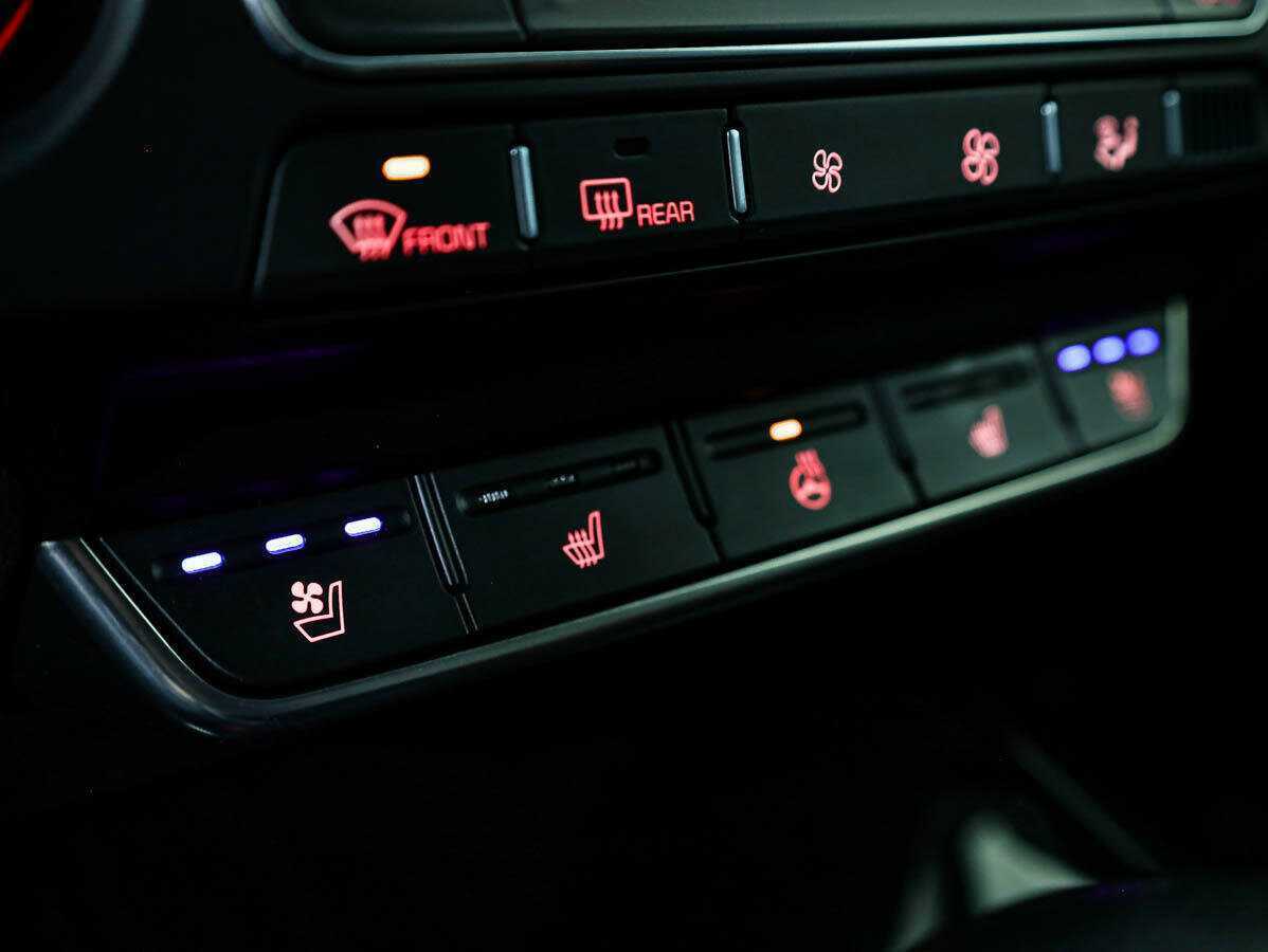 Купить Kia Sorento с пробегом. Фото: #16