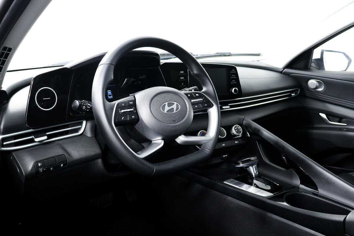 Купить Hyundai Elantra с пробегом. Фото: #12