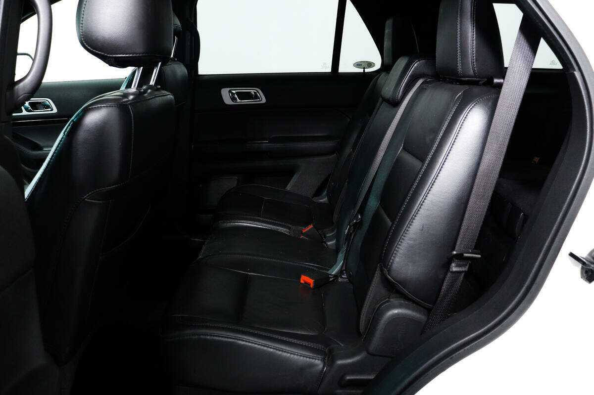 Купить Ford Explorer с пробегом. Фото: #11