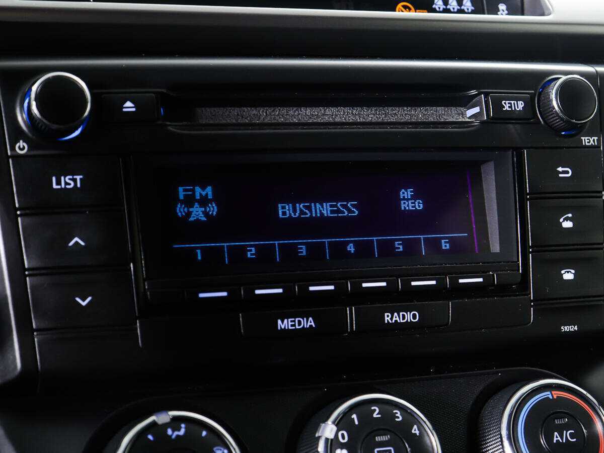 Купить Toyota RAV4 с пробегом. Фото: #17