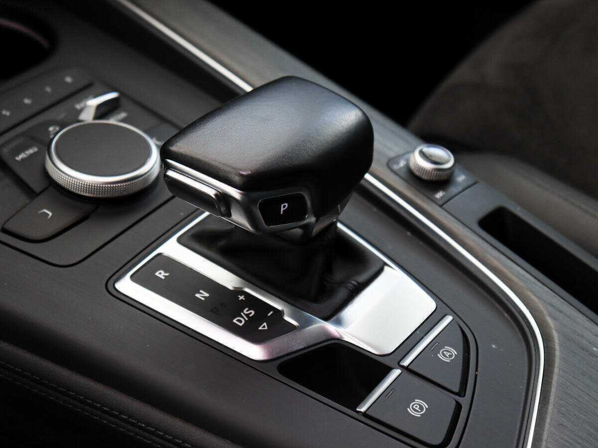 Купить Audi A4 с пробегом. Фото: #8