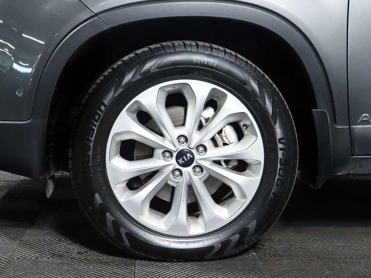 Купить Kia Sorento с пробегом. Фото: #18