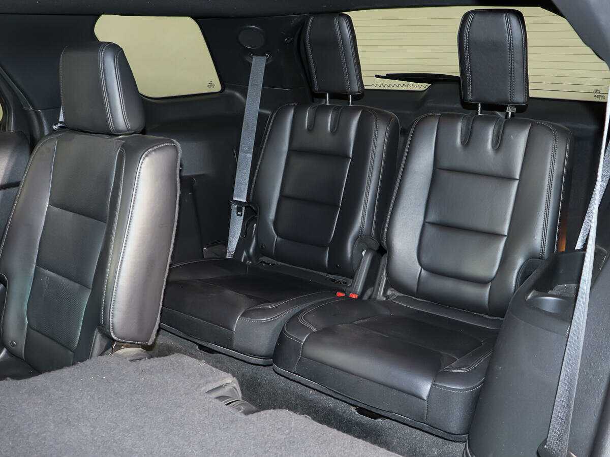 Купить Ford Explorer с пробегом. Фото: #10