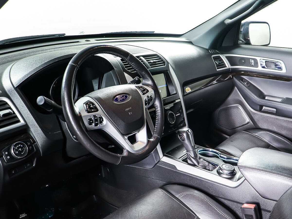 Купить Ford Explorer с пробегом. Фото: #13