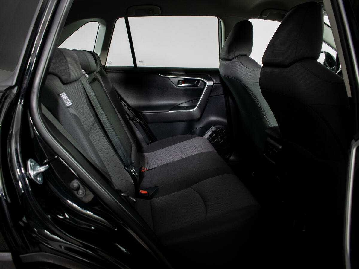 Купить Toyota RAV4 с пробегом. Фото: #9