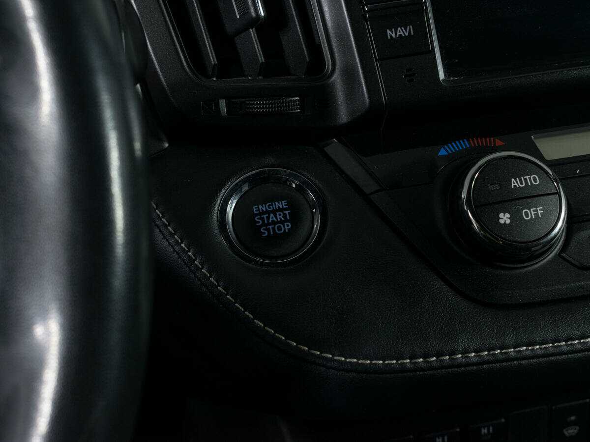 Купить Toyota RAV4 с пробегом. Фото: #15