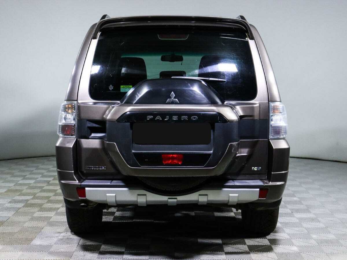 Купить Mitsubishi Pajero с пробегом. Фото: #4