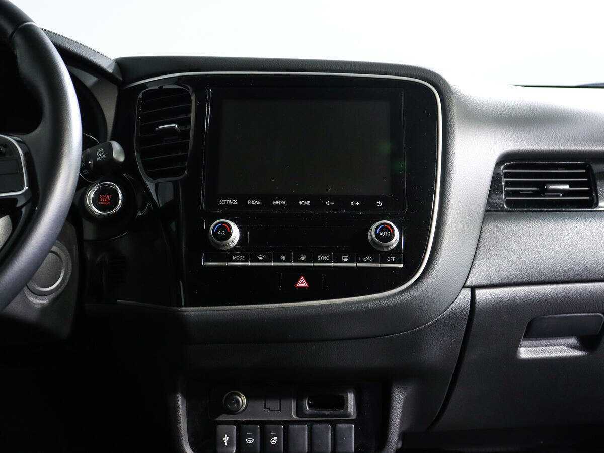 Купить Mitsubishi Outlander с пробегом. Фото: #10