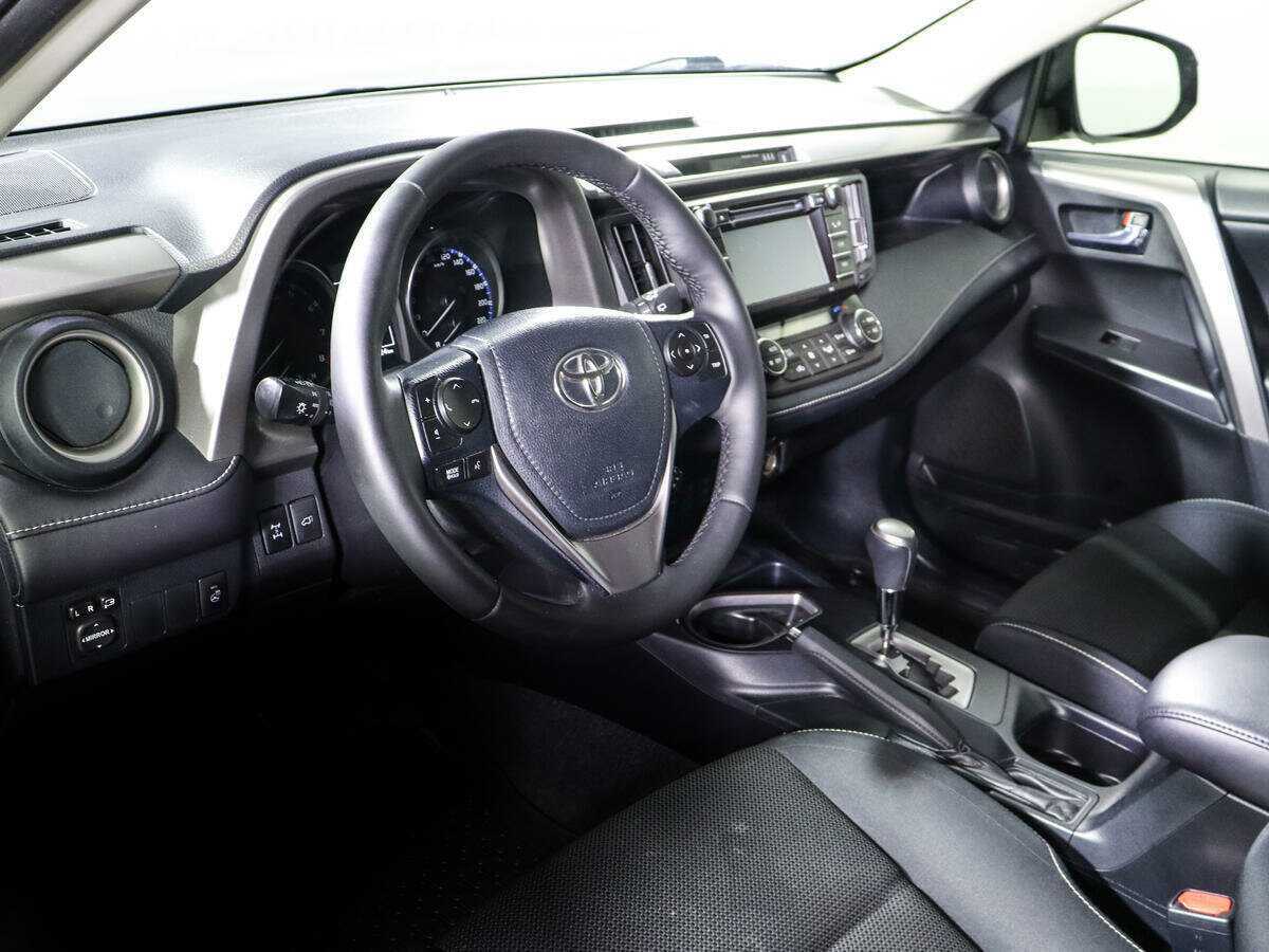 Купить Toyota RAV4 с пробегом. Фото: #11