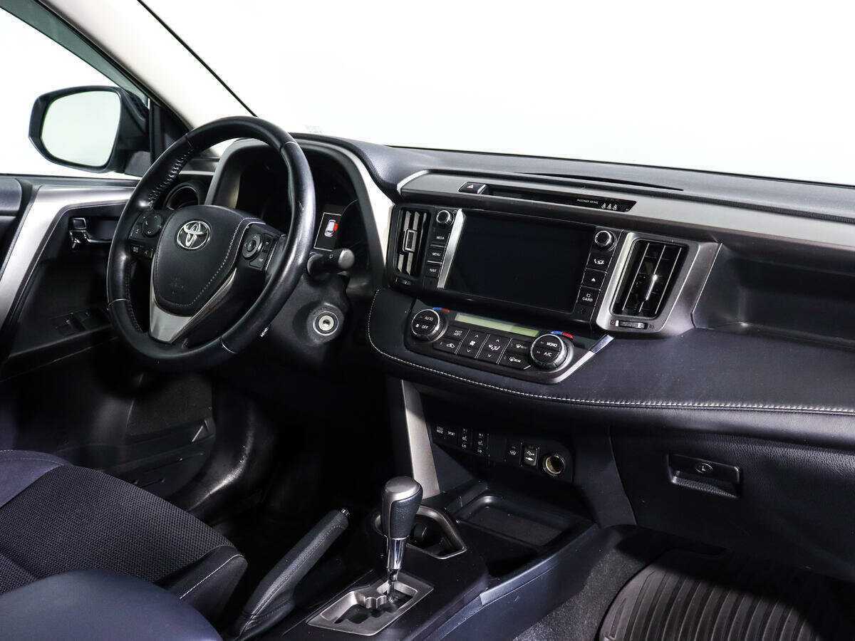 Купить Toyota RAV4 с пробегом. Фото: #6