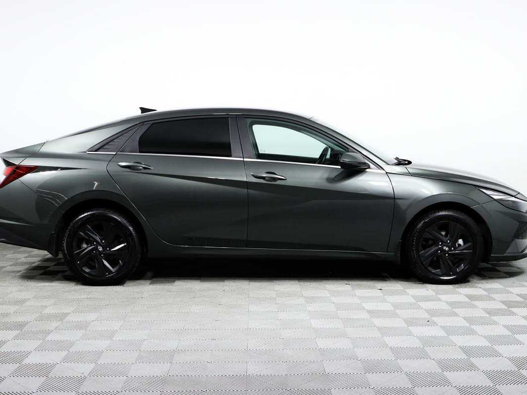Купить Hyundai Elantra с пробегом. Фото: #3