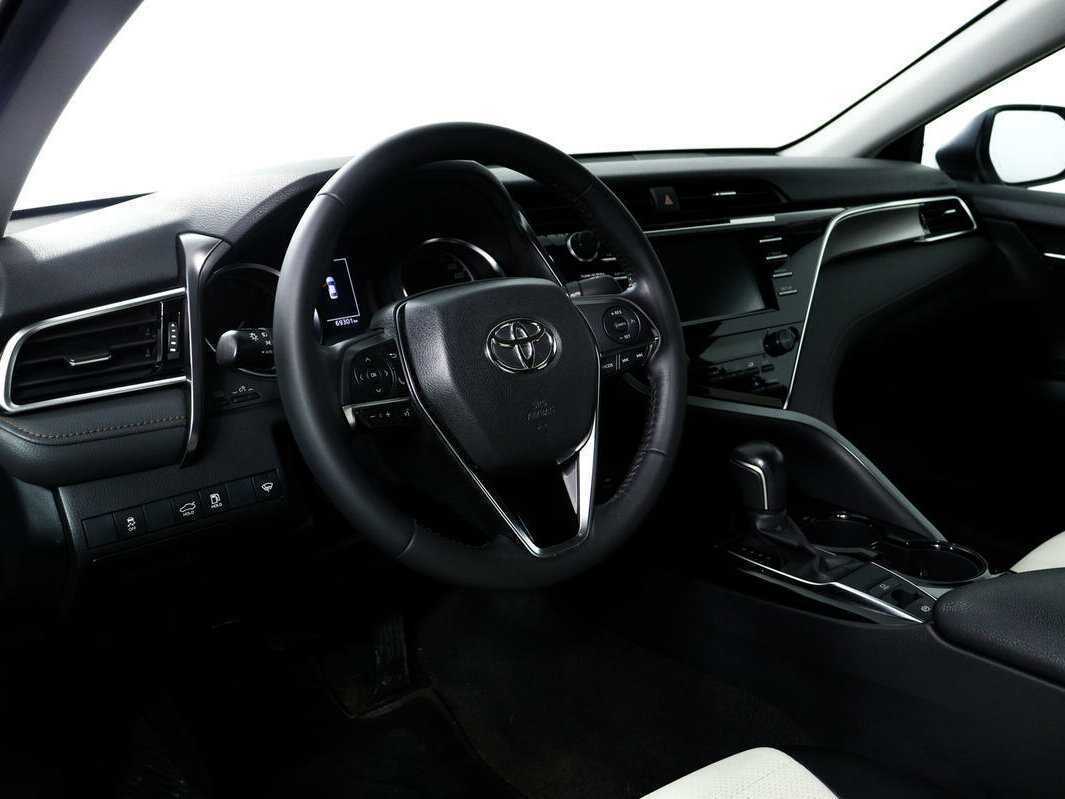 Купить Toyota Camry с пробегом. Фото: #12