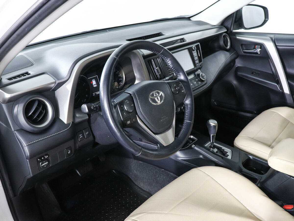 Купить Toyota RAV4 с пробегом. Фото: #8