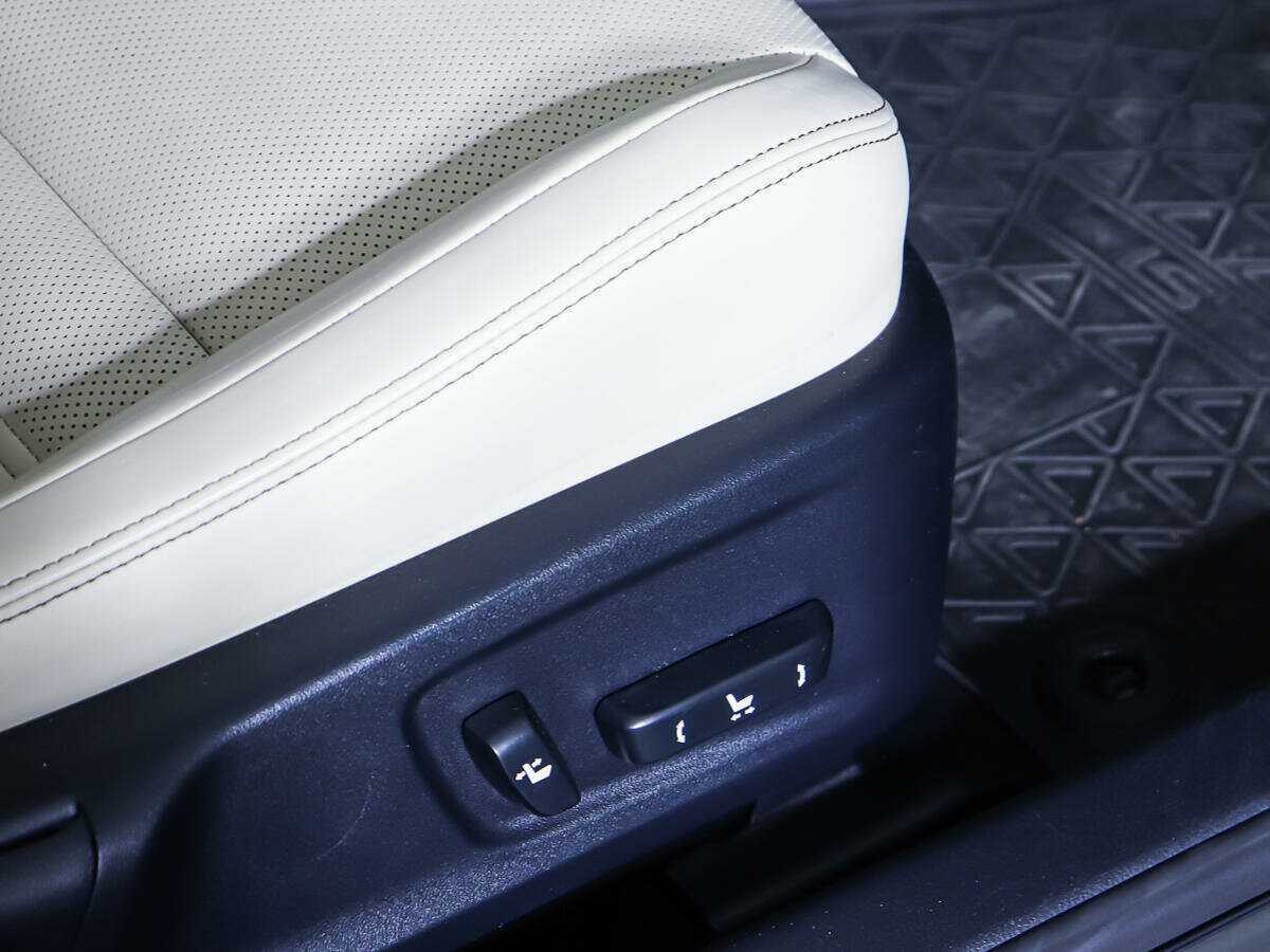 Купить Lexus IS с пробегом. Фото: #15