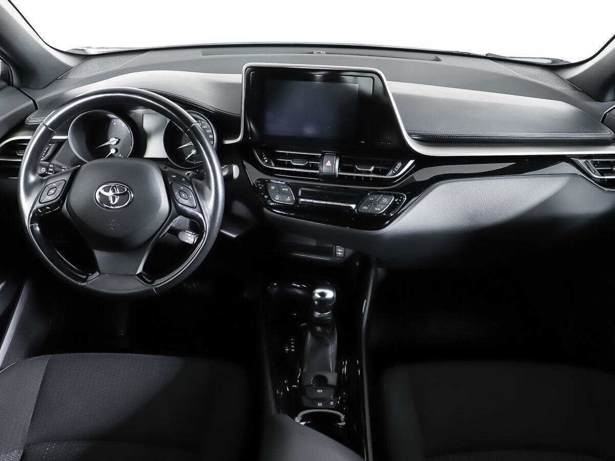 Купить Toyota C-HR с пробегом. Фото: #10