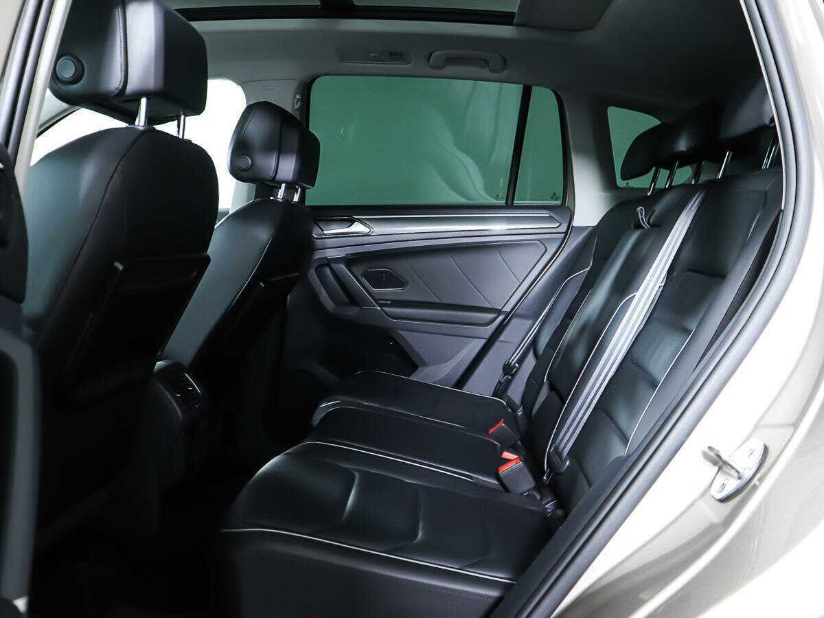 Купить Volkswagen Tiguan с пробегом. Фото: #11