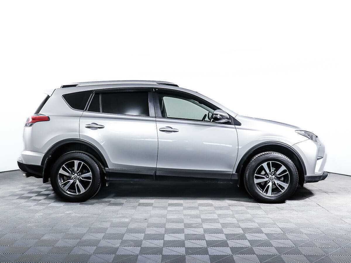 Купить Toyota RAV4 с пробегом. Фото: #3