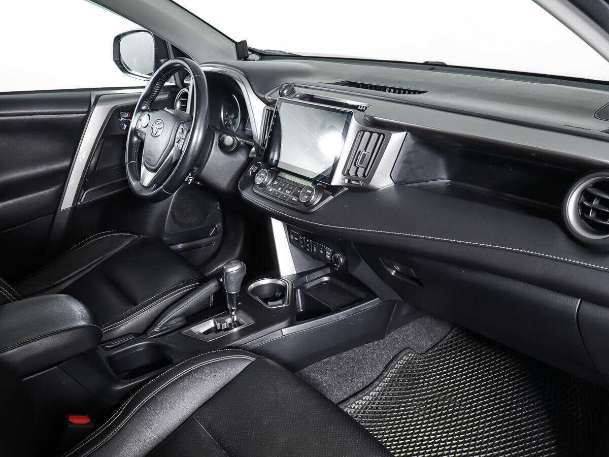 Купить Toyota RAV4 с пробегом. Фото: #10
