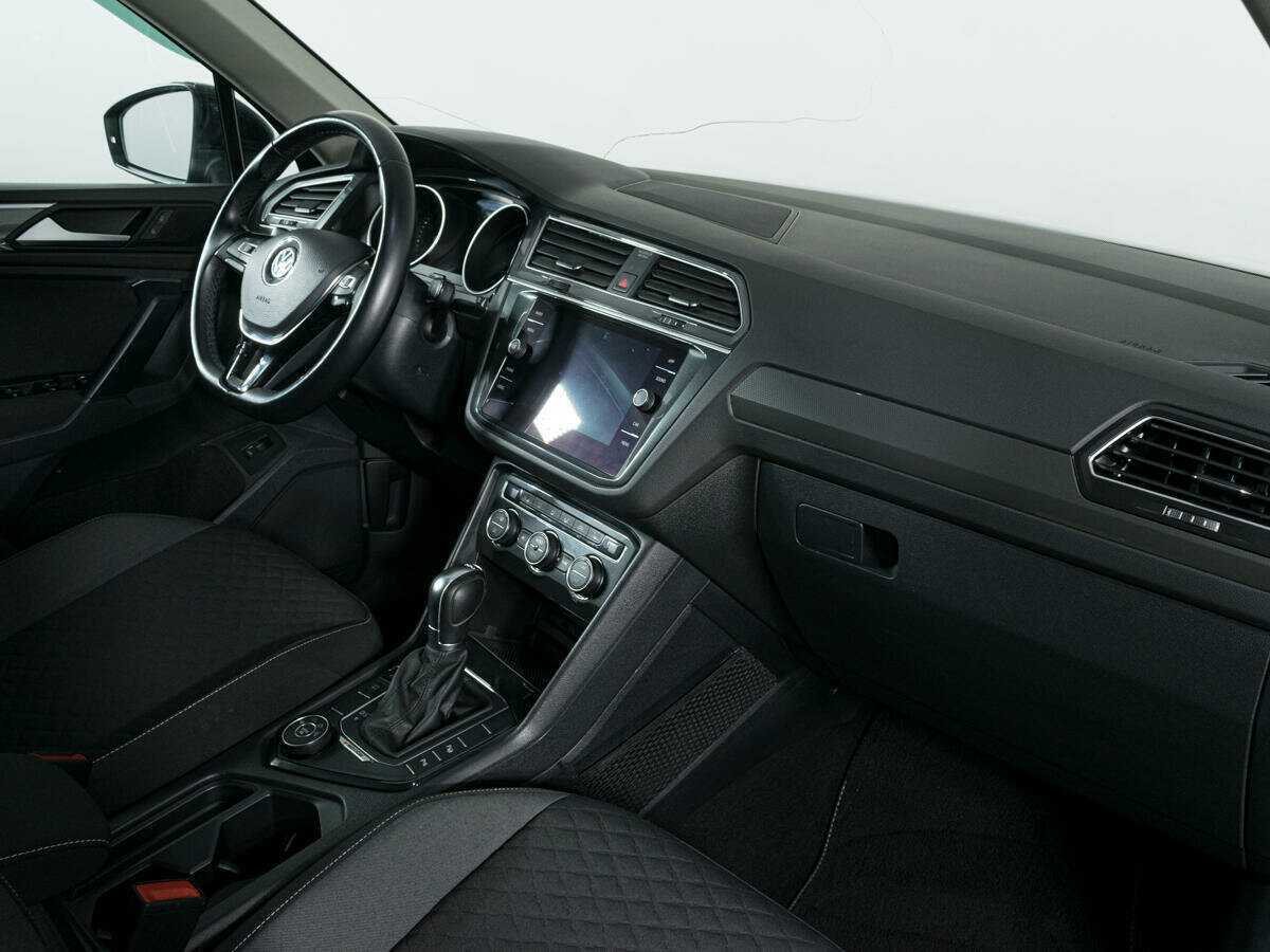 Купить Volkswagen Tiguan с пробегом. Фото: #8