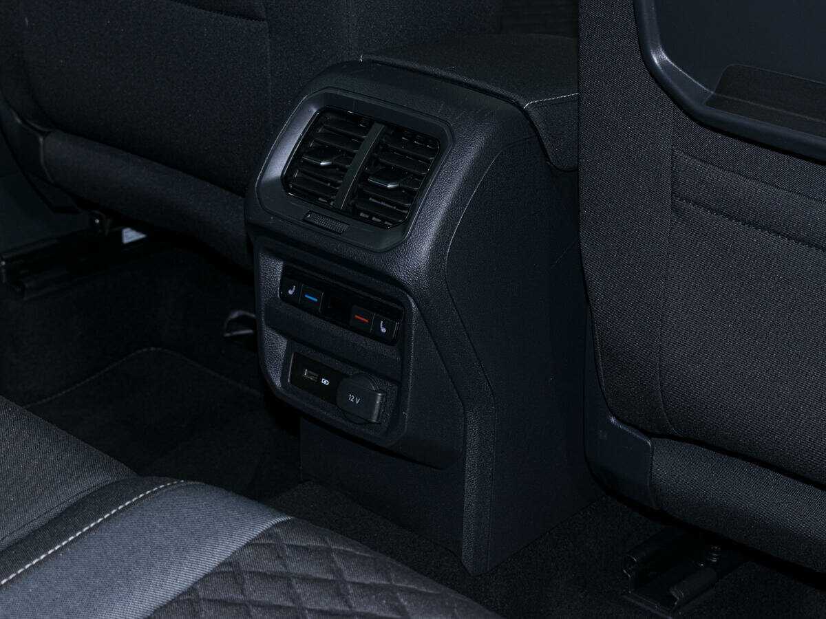 Купить Volkswagen Tiguan с пробегом. Фото: #12