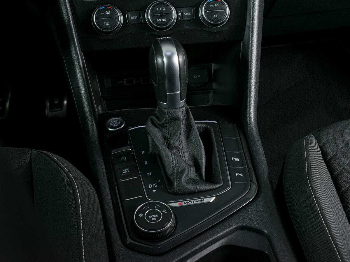 Купить Volkswagen Tiguan с пробегом. Фото: #15