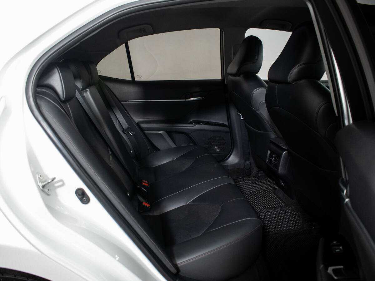 Купить Toyota Camry с пробегом. Фото: #6