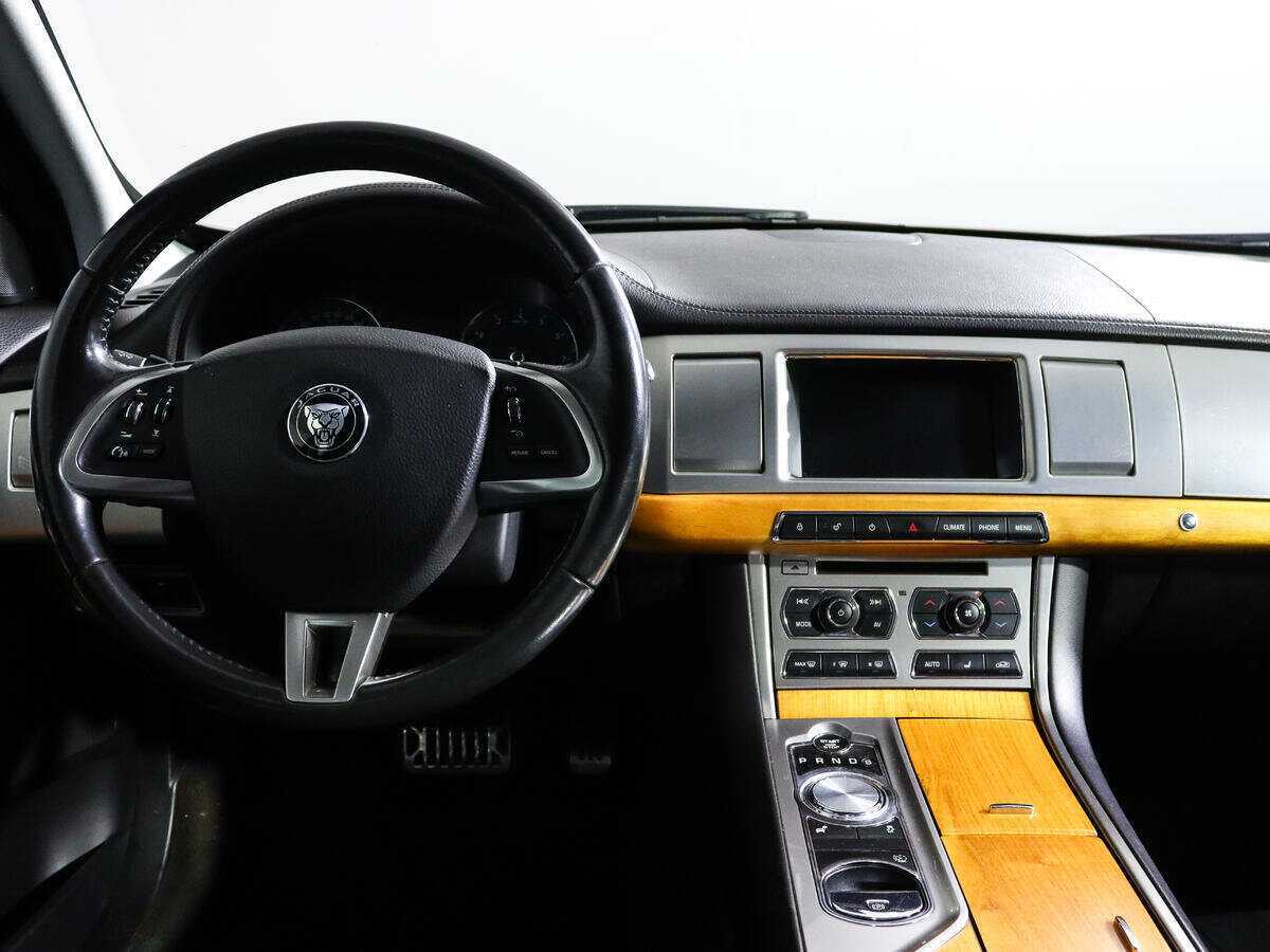 Купить Jaguar XF с пробегом. Фото: #11