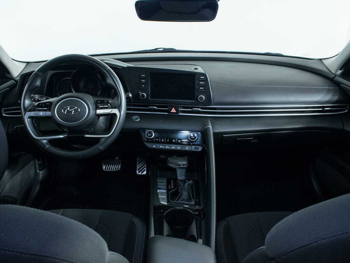 Купить Hyundai Elantra с пробегом. Фото: #11