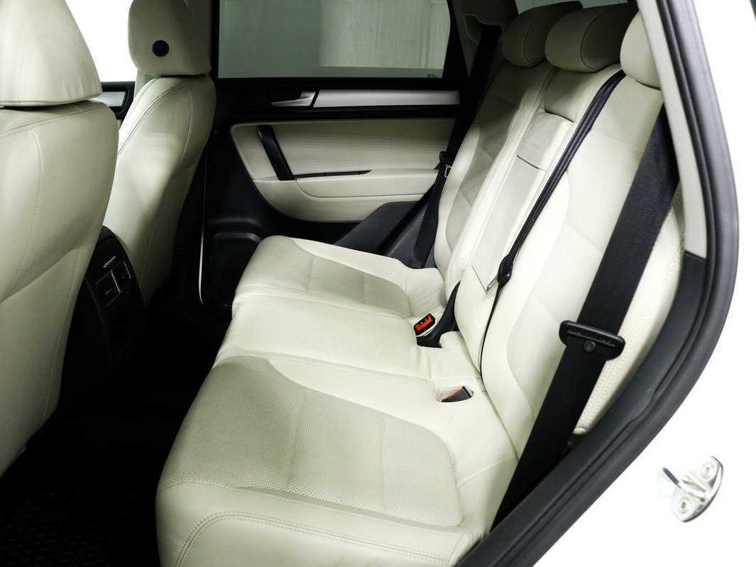 Купить Volkswagen Touareg с пробегом. Фото: #11