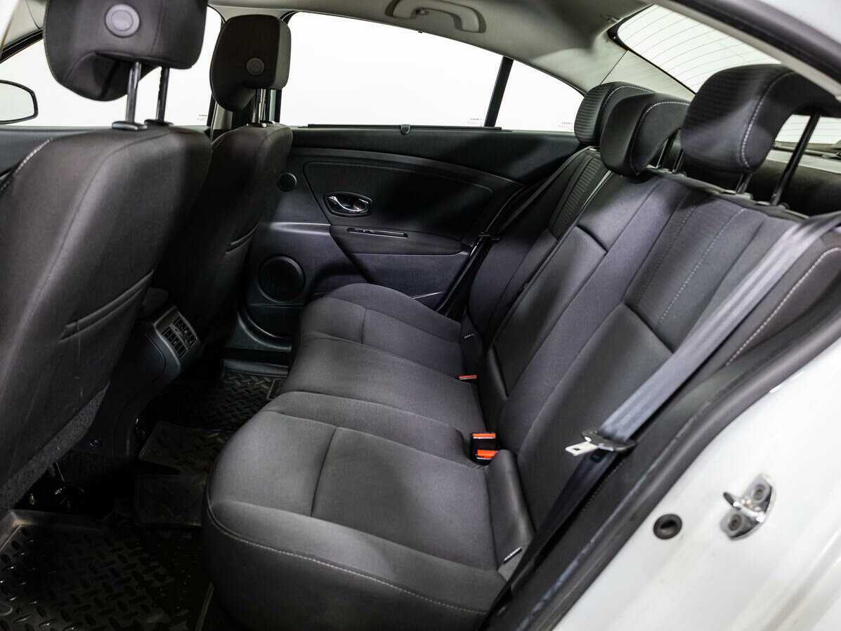 Купить Renault Fluence с пробегом. Фото: #9