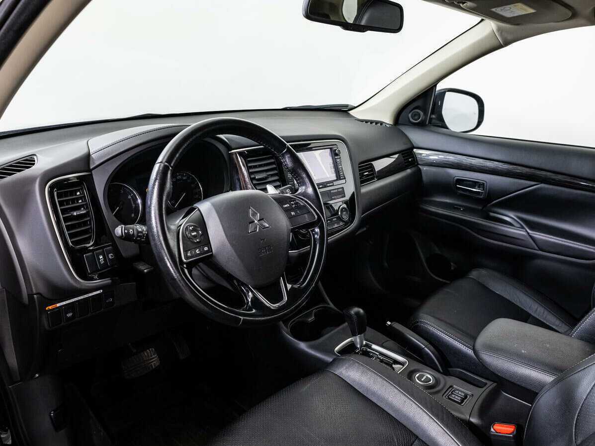 Купить Mitsubishi Outlander с пробегом. Фото: #8