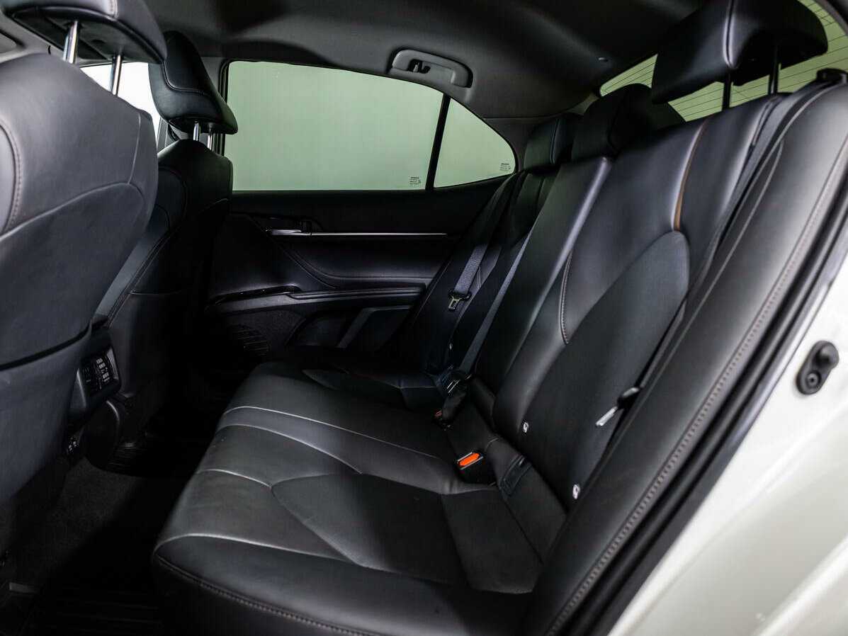 Купить Toyota Camry с пробегом. Фото: #8