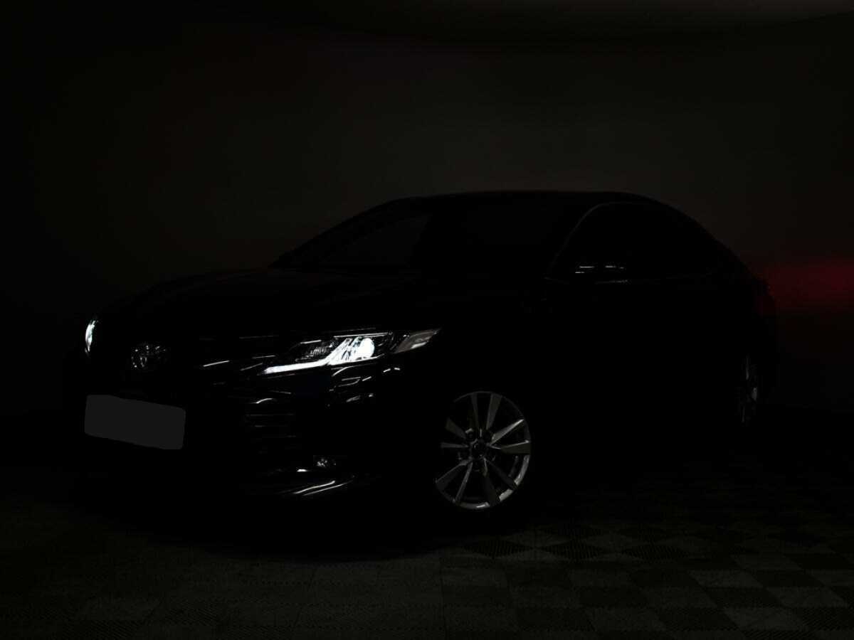 Купить Toyota Camry с пробегом. Фото: #1