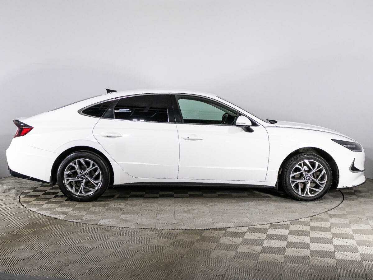Купить Hyundai Sonata с пробегом. Фото: #3
