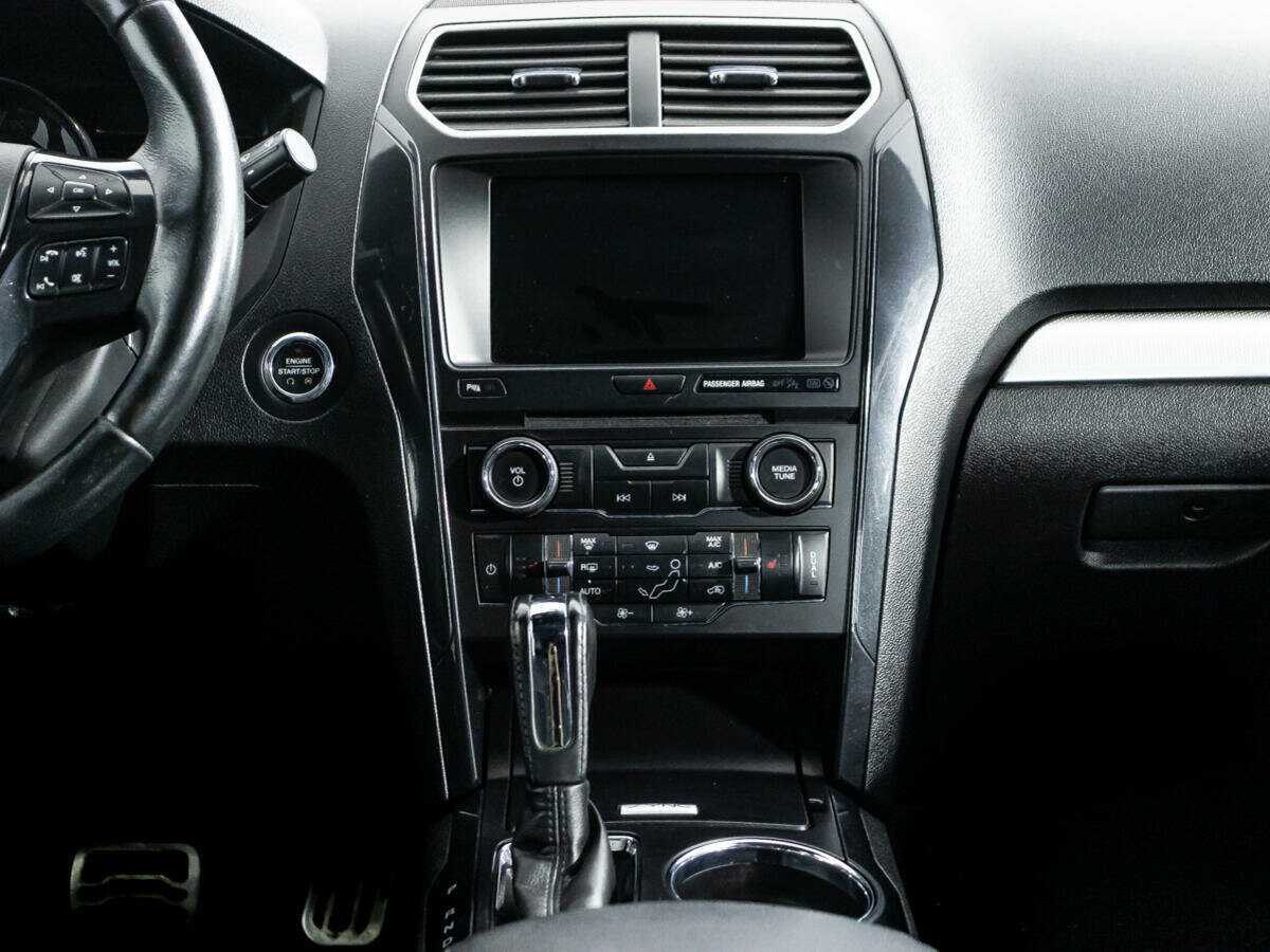 Купить Ford Explorer с пробегом. Фото: #13