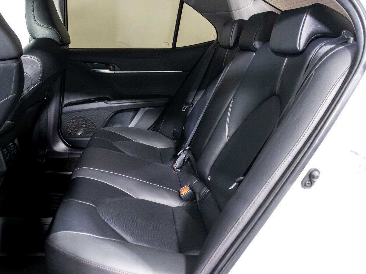 Купить Toyota Camry с пробегом. Фото: #9