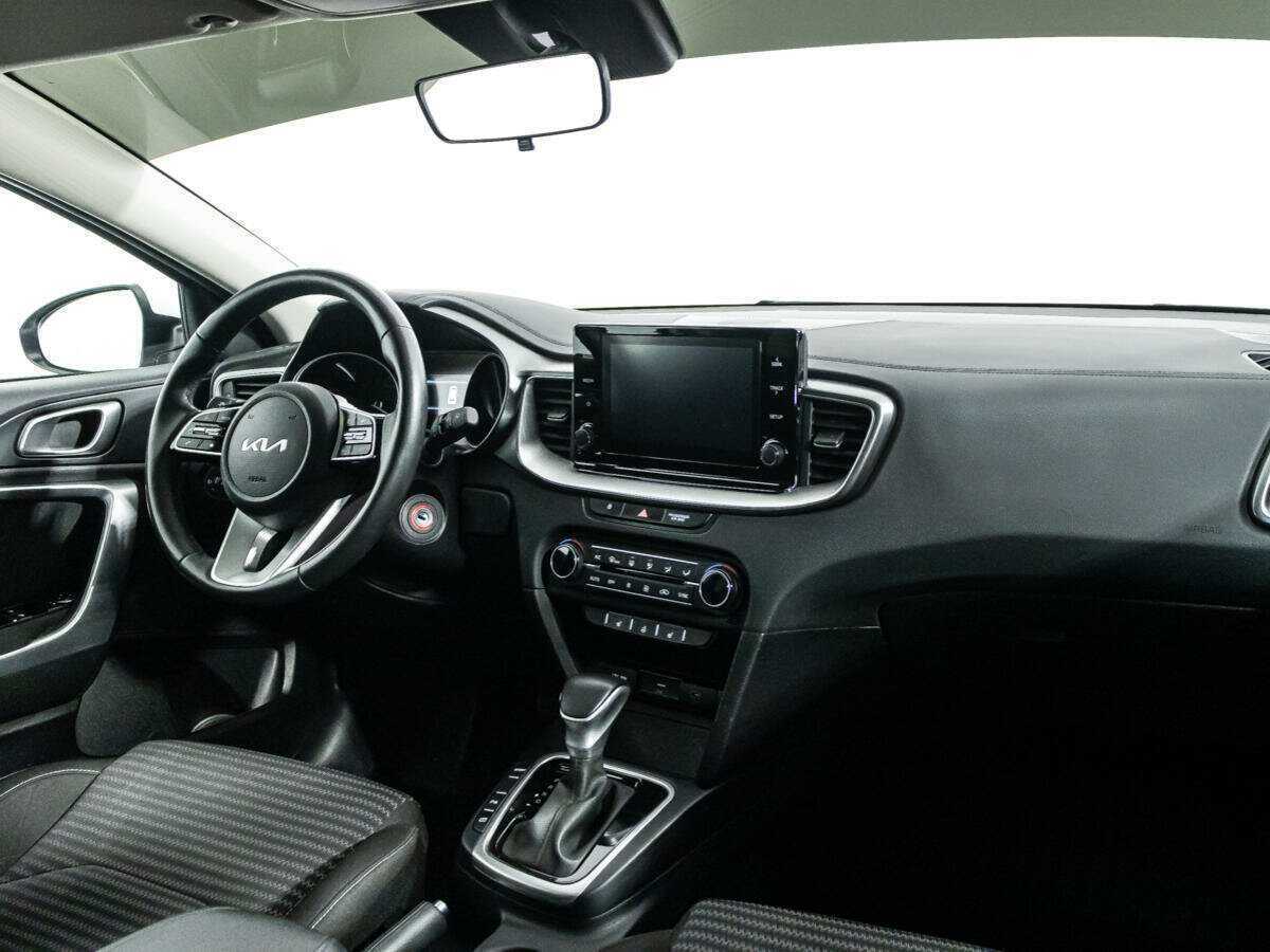 Купить Kia Ceed с пробегом. Фото: #8