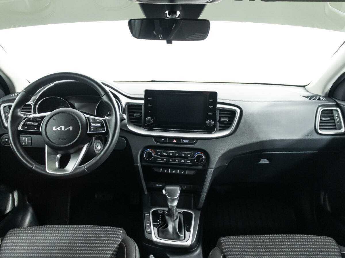 Купить Kia Ceed с пробегом. Фото: #12