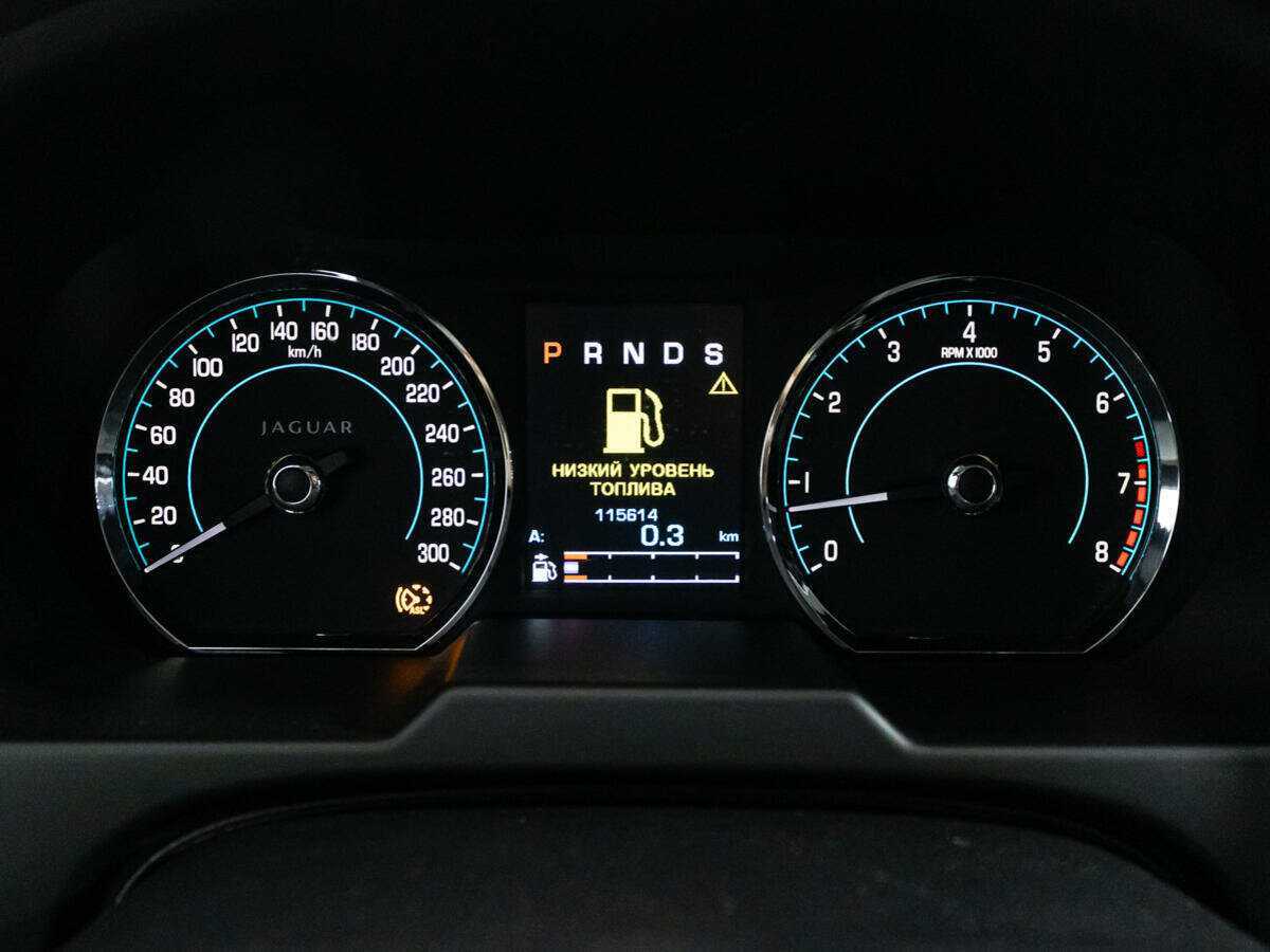 Купить Jaguar XF с пробегом. Фото: #11