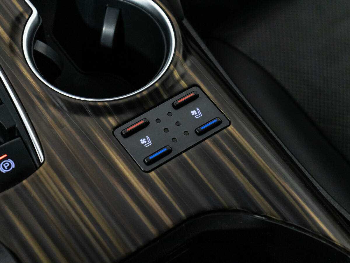 Купить Toyota Camry с пробегом. Фото: #17