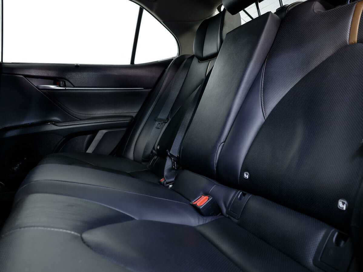 Купить Toyota Camry с пробегом. Фото: #14