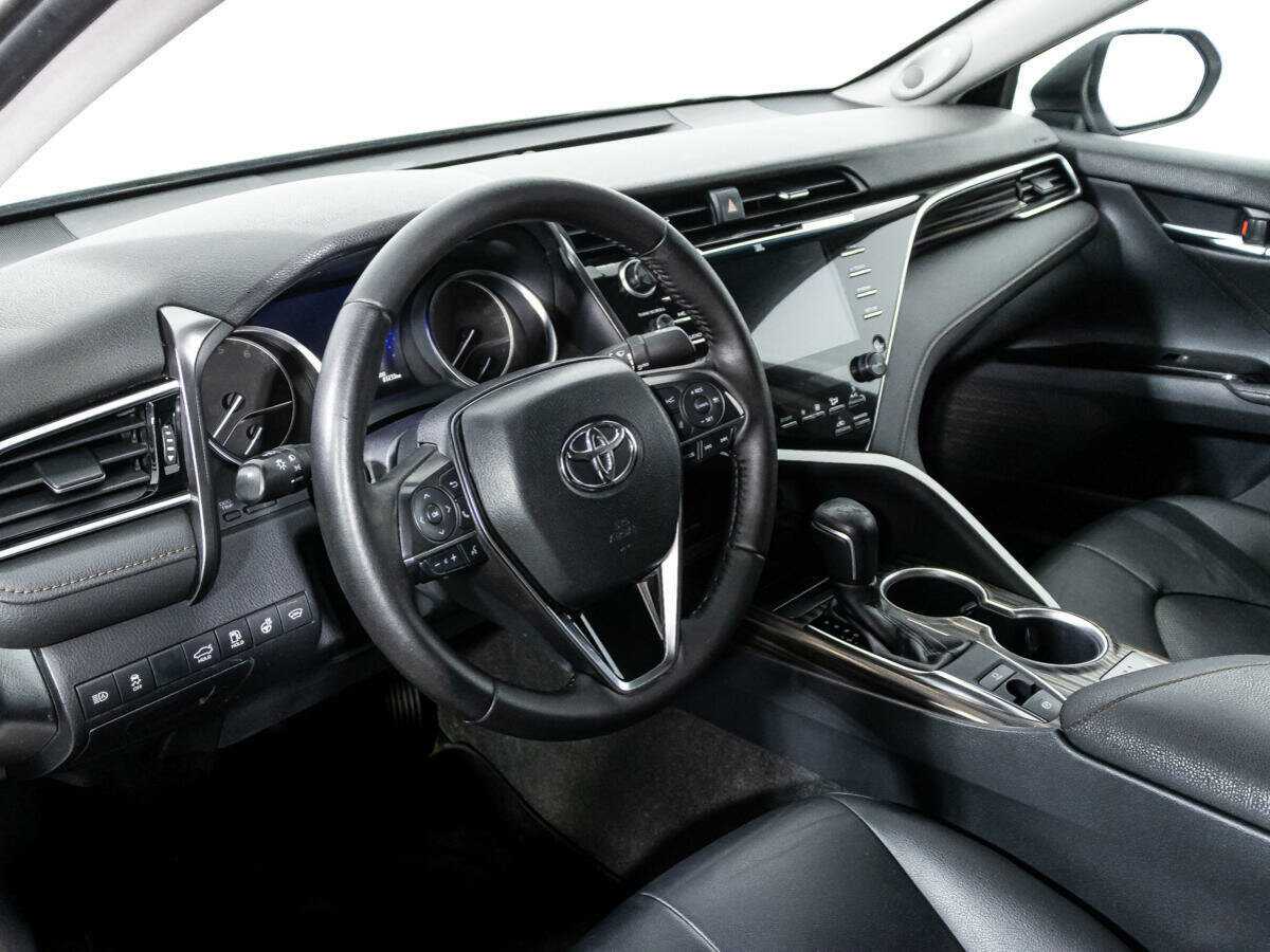 Купить Toyota Camry с пробегом. Фото: #10