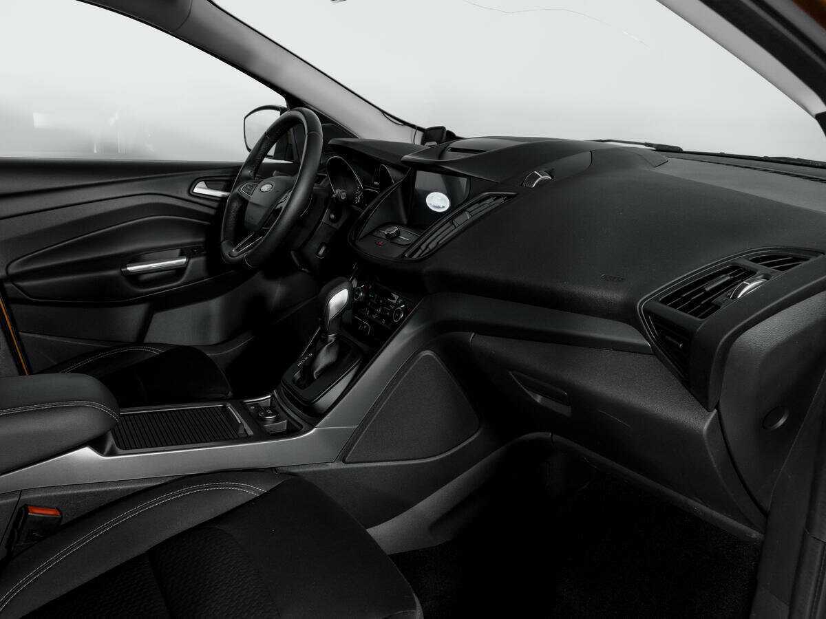 Купить Ford Kuga с пробегом. Фото: #8